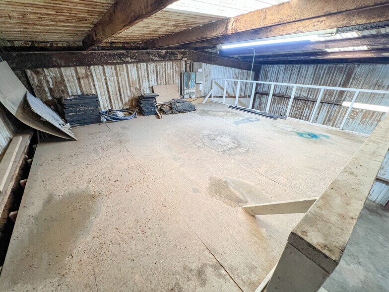 More Photos Of 1304A Dayton Rd, Midland Warehouse For Sale