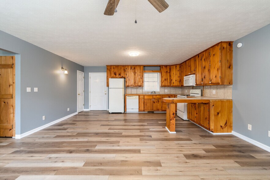 More Photos Of 6672 Roan Creek Rd, Butler Apartments For Sale