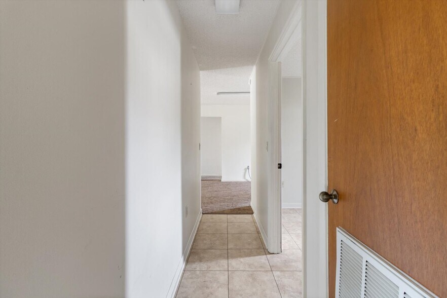 More Photos Of 2303 W Highway 44, Inverness Office For Sale