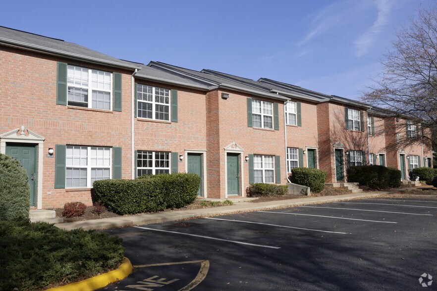 Primary Photo Of 5600 Salem Run Blvd, Fredericksburg Apartments For Sale