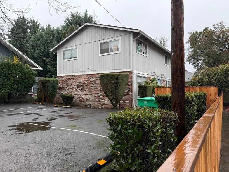 More Photos Of 1822 SE Ash St, Portland Multifamily For Sale