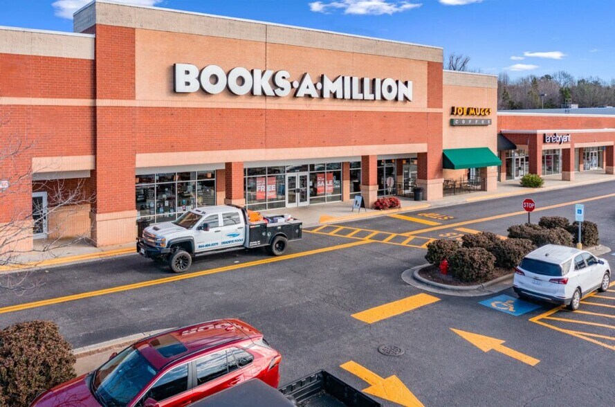 More Photos Of 3648-3740 E Franklin Blvd, Gastonia Unknown For Lease