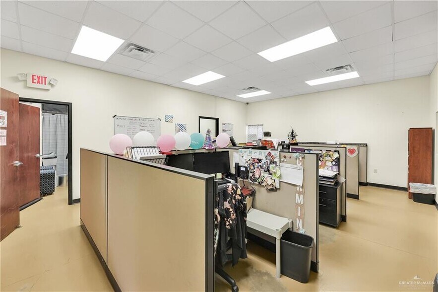 More Photos Of 2507 US Highway 281, Pharr Storefront For Sale