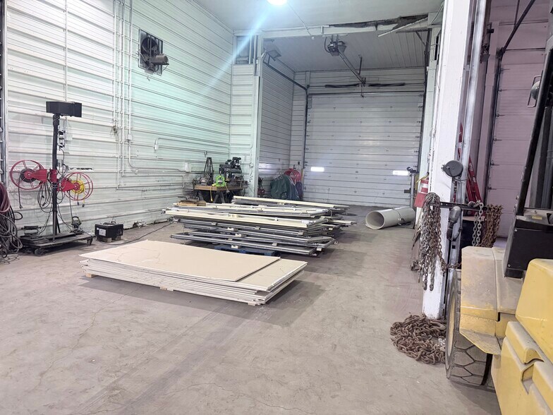 More Photos Of 118 N State Route 1, Saint Anne Warehouse For Sale