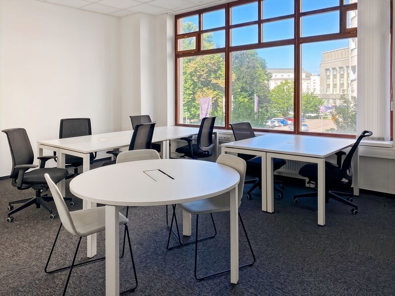 More Photos Of 675 Town Square Blvd, Garland Coworking Space