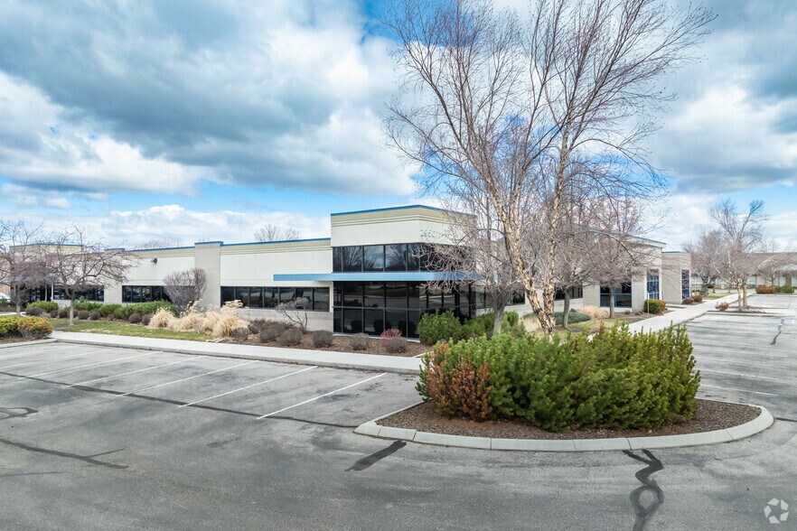 More Photos Of 2950 E Goldstone Way, Meridian Office For Sale