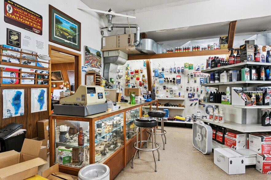 More Photos Of 100 Water St, Menasha General Retail For Sale
