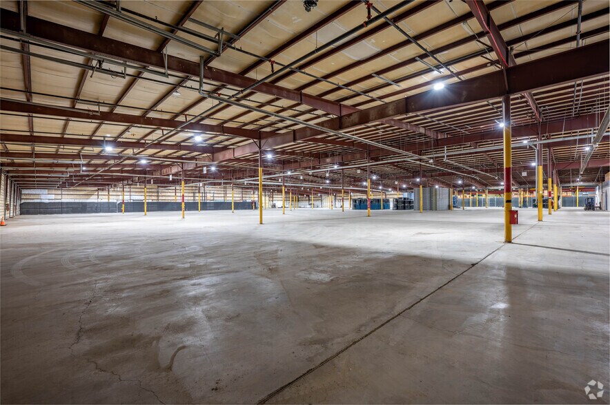 More Photos Of 325 12th St SE, Linton Manufacturing For Lease
