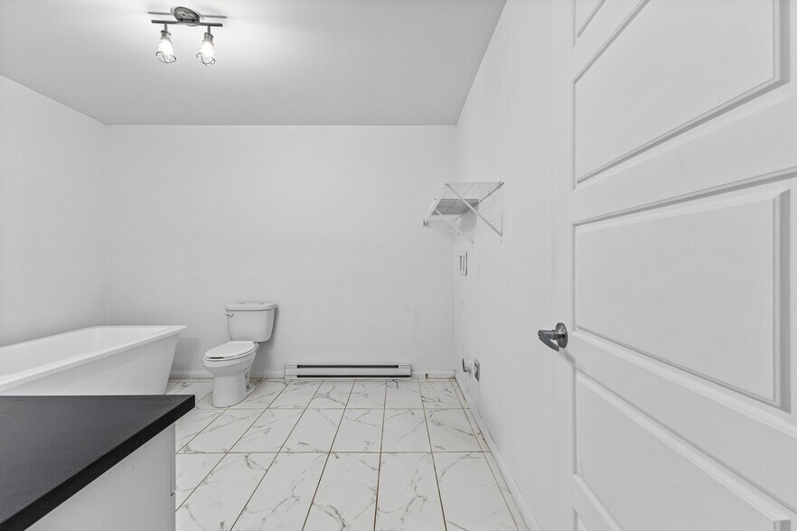 More Photos Of 586 Rue Labelle, Saint-jerome Apartments For Sale