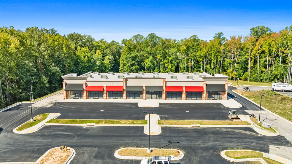 More Photos Of 6565 Crain Hwy, La Plata General Retail For Lease