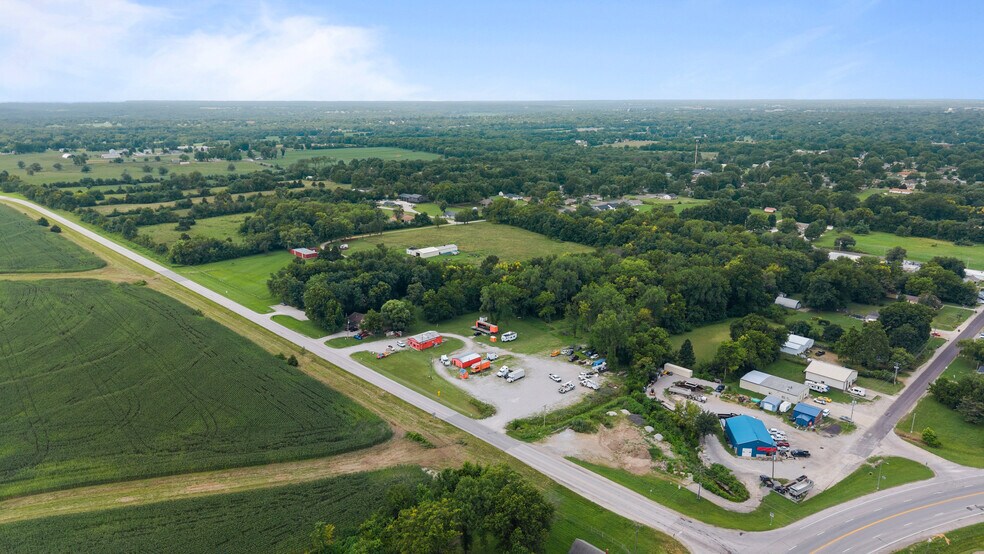 More Photos Of 1420 Highway M, Sedalia Service Station For Sale