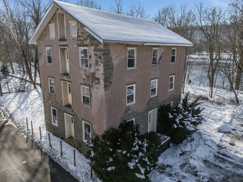 More Photos Of 10 Green St, Milford Specialty For Sale