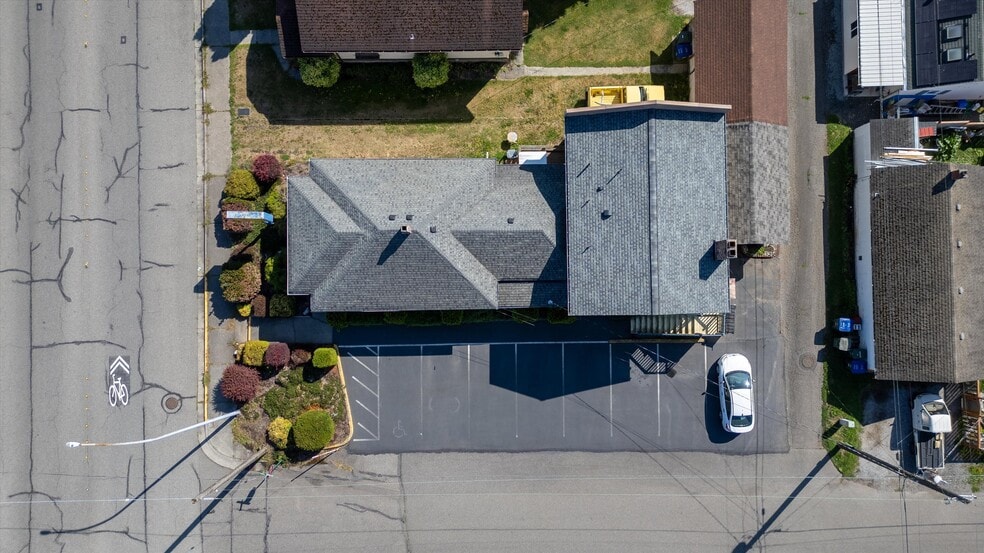 More Photos Of 2731 Meridian St, Bellingham General Retail For Sale