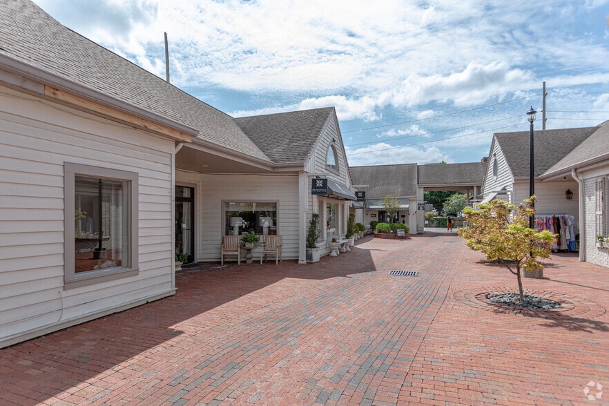 More Photos Of 2209 Bandywood Dr, Nashville Freestanding For Lease
