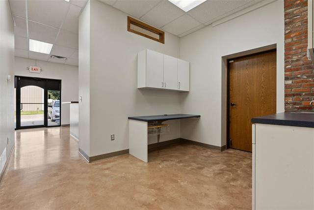 More Photos Of 217 8th Ave, Wellman Medical For Sale