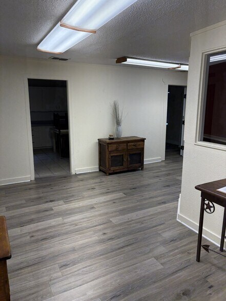 More Photos Of 116 Santa Fe Dr, Weatherford Office For Lease
