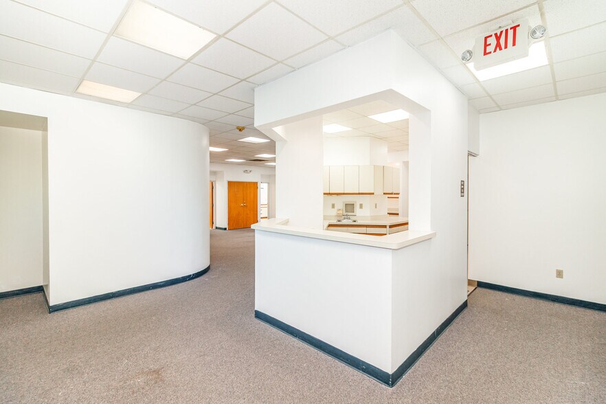 More Photos Of 10196 Springfield Pike, Cincinnati Medical For Sale