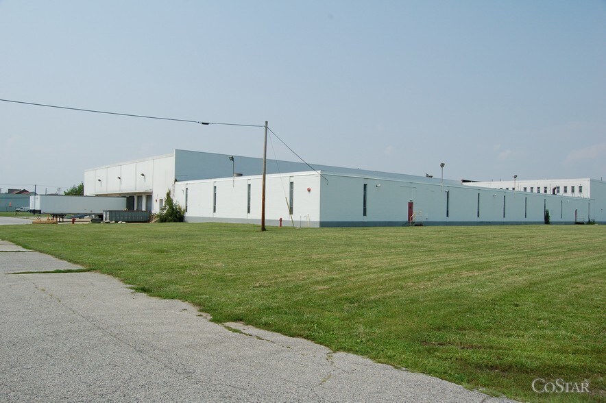 More Photos Of 45 Griffith St, Salem Warehouse For Lease