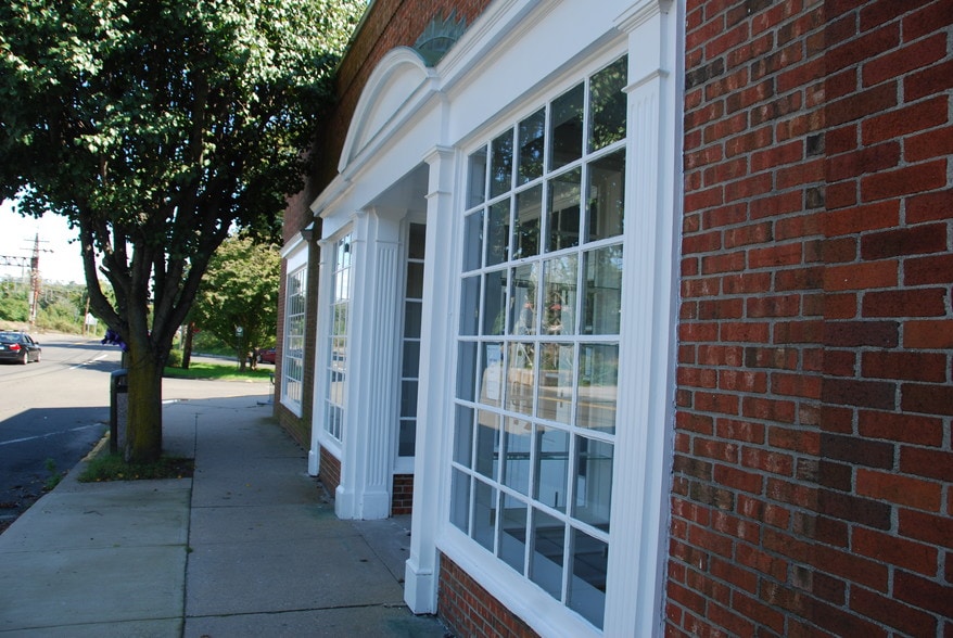 More Photos Of 49-51 Tokeneke Rd, Darien General Retail For Sale