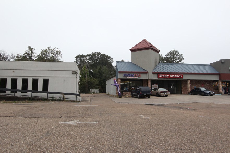 More Photos Of 3111 W Capitol St, Jackson Storefront For Lease