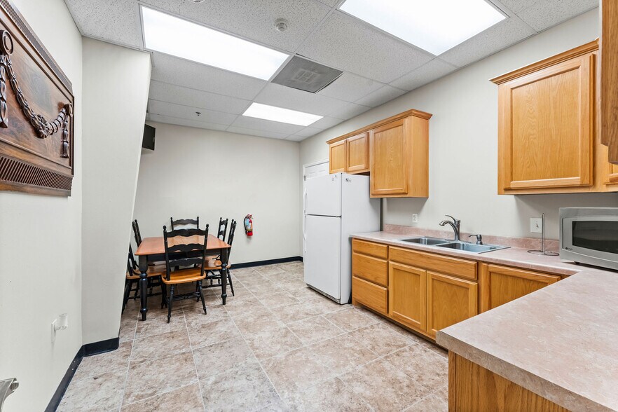 More Photos Of 28925 Nichols Sawmill Rd, Magnolia Warehouse For Lease