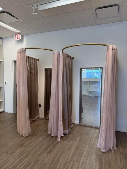 More Photos Of 2007 S Highway 27, Somerset Storefront Retail Office For Lease