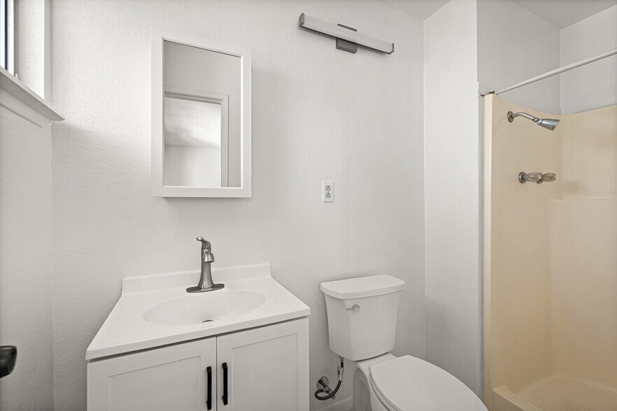More Photos Of 611 Hendley St, Santa Rosa Apartments For Sale