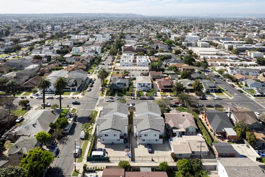 More Photos Of 3944 S Budlong Ave, Los Angeles Apartments For Sale