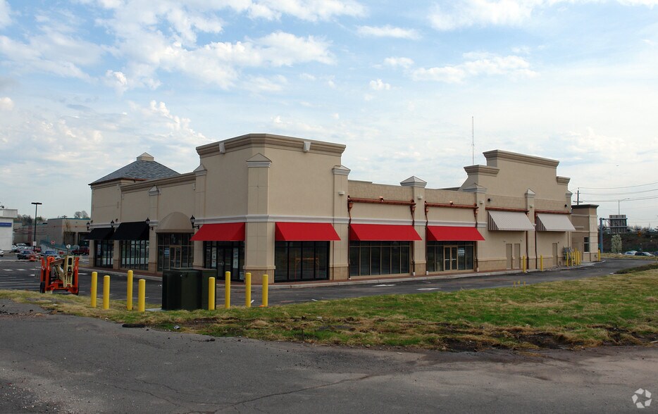 More Photos Of 184 Essex St, Lodi Freestanding For Lease