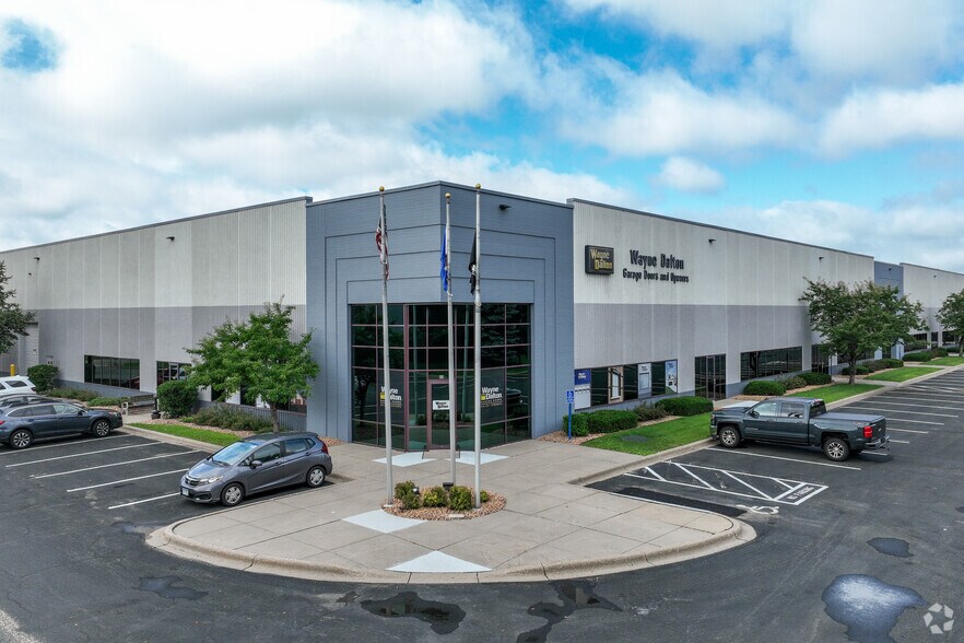 More Photos Of 935 Blue Gentian Rd, Eagan Unknown For Lease
