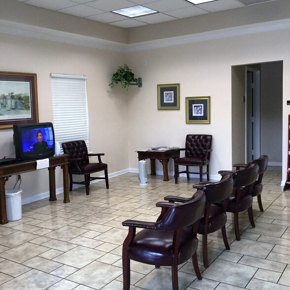 More Photos Of 6285 Garden Walk Blvd, Riverdale Medical For Lease