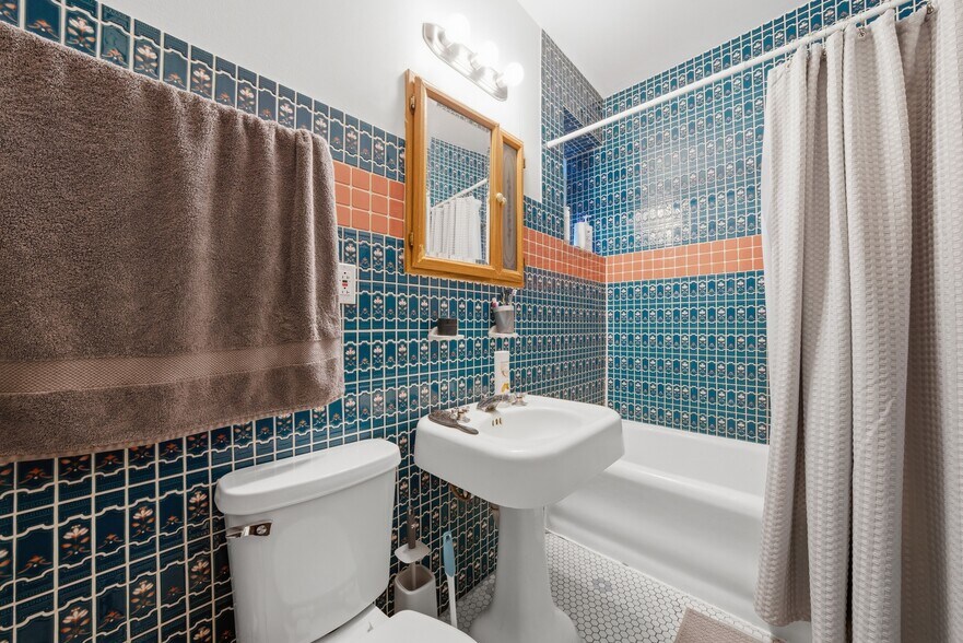 More Photos Of 2119 S 51st Ave, Cicero Apartments For Sale