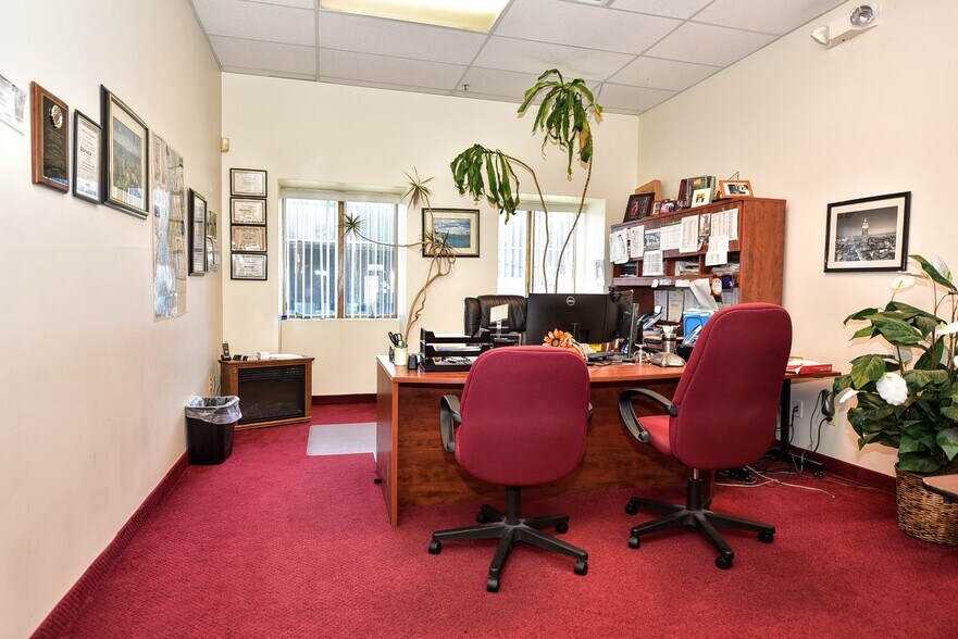 More Photos Of 230 West Parkway, Pompton Plains Flex For Sale