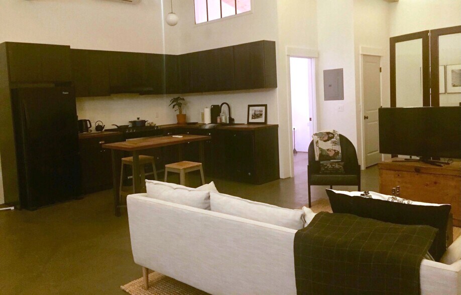 More Photos Of , Hudson General Retail For Sale