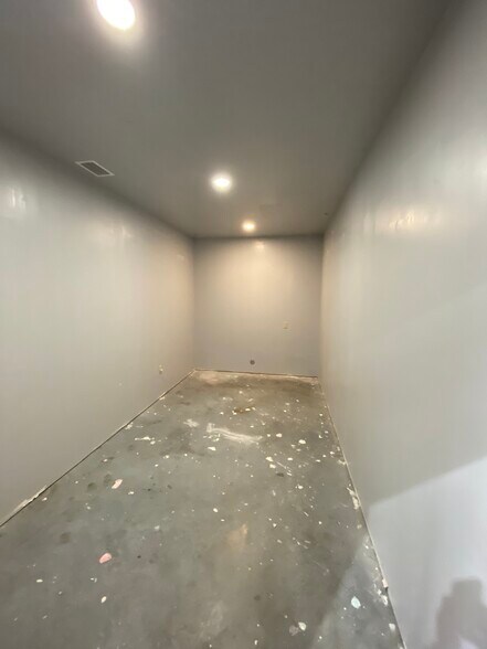 More Photos Of 827 Leonard C Taylor Pkwy, Green Cove Springs Service For Lease