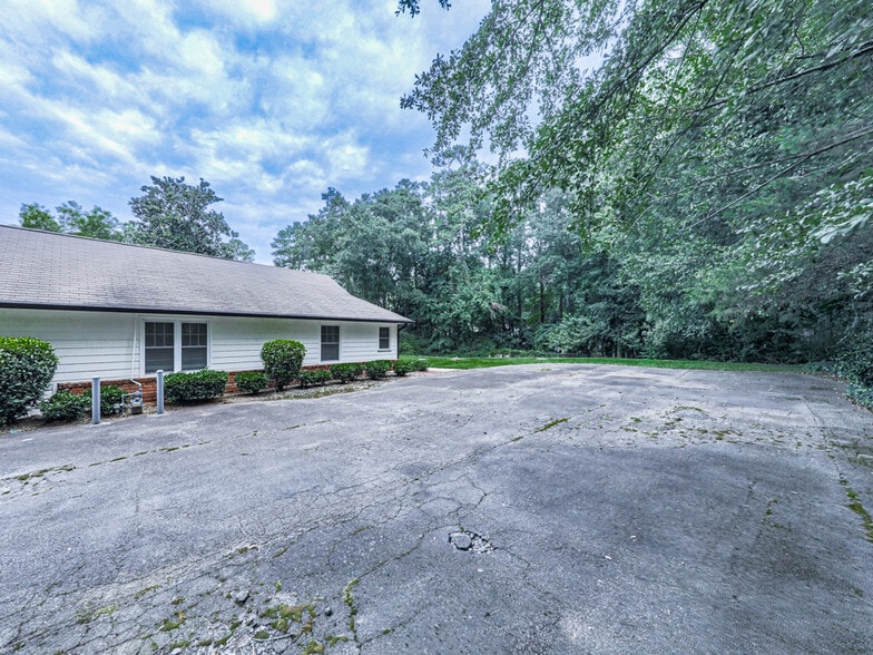 More Photos Of 3605 Shallowford Rd, Marietta Healthcare For Sale
