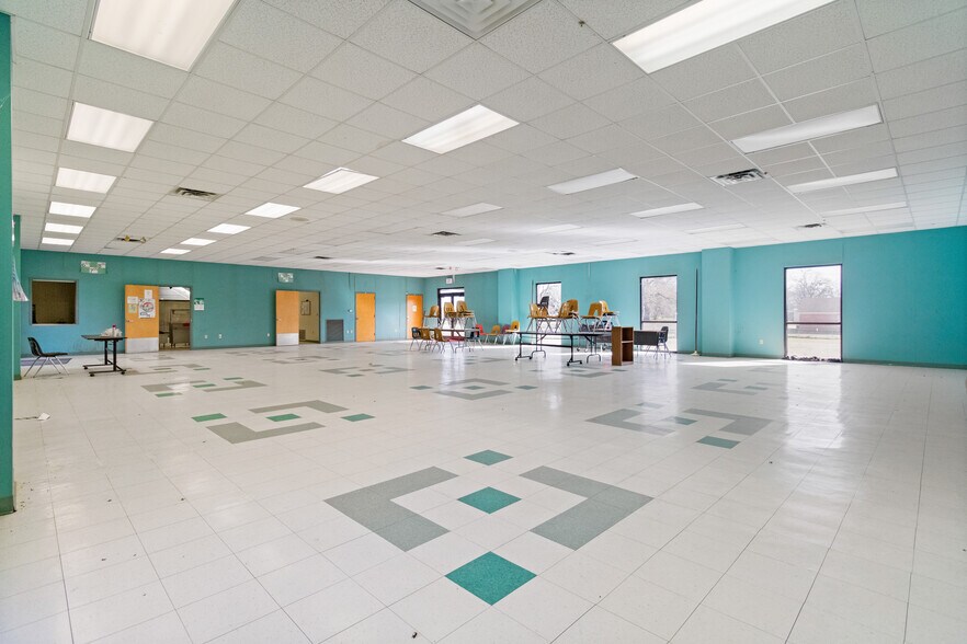 More Photos Of 214 N School St, Winfield Light Distribution For Sale
