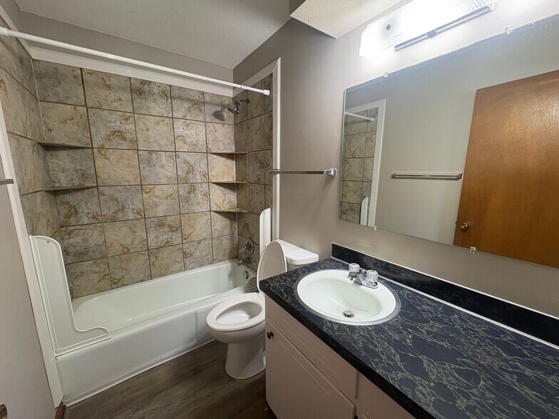 More Photos Of 113 2nd St NE, Mitchellville Apartments For Sale