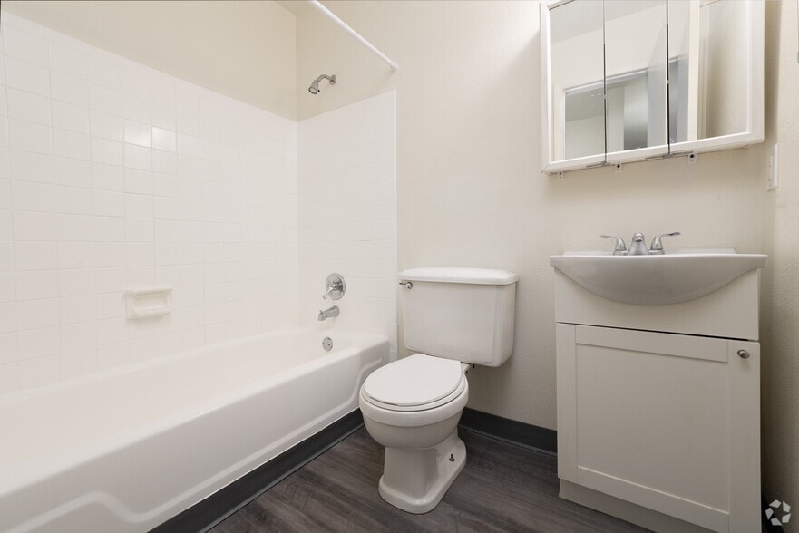 More Photos Of 2025 Jerry Murphy Rd, Pueblo Apartments For Sale