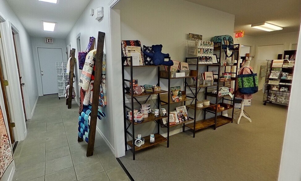 More Photos Of 916 N Ferdon Blvd, Crestview Office For Lease