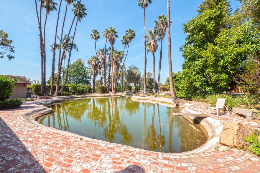 More Photos Of 2083 Grace St, Riverside Multifamily For Sale
