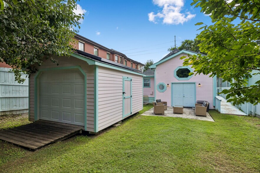 More Photos Of 206 S 11th St, Nashville Office For Sale