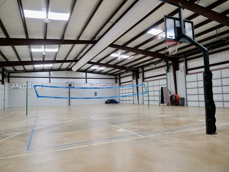 More Photos Of 4150 Highway 36 S, Brenham Shelter For Sale