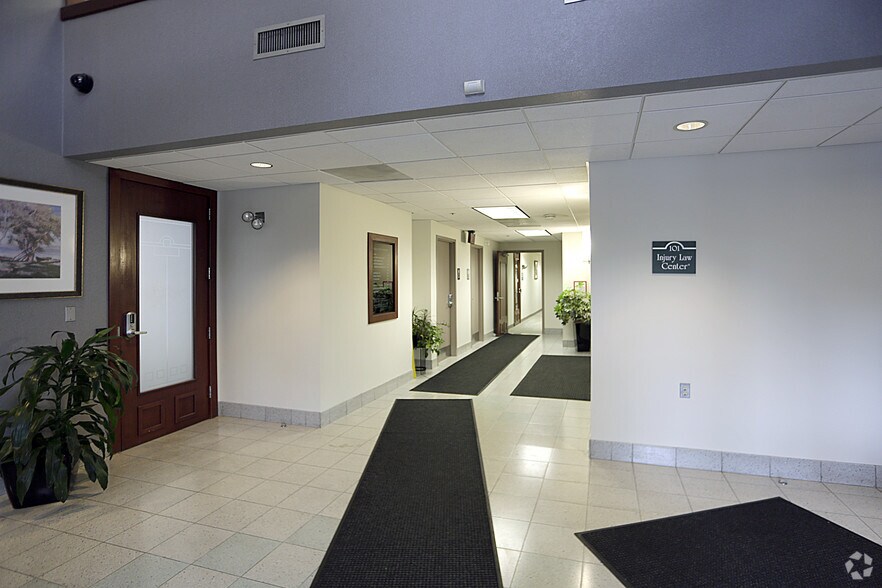 More Photos Of 61 Spit Brook Rd, Nashua Office For Lease