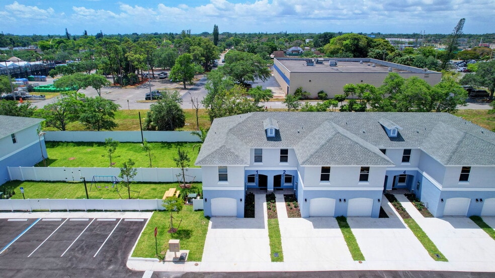 More Photos Of 3871 Patio Ct, Lake Worth Apartments For Sale