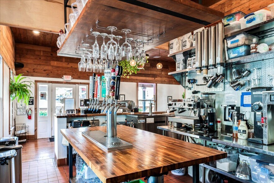 More Photos Of 217 W Hopkins St, San Marcos Restaurant For Sale