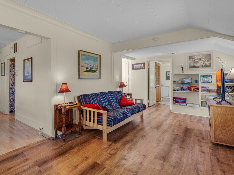 More Photos Of 2624 Neawanna St, Seaside Specialty For Sale