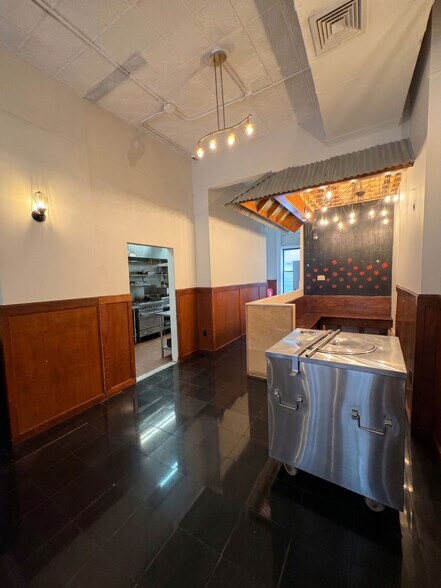 More Photos Of 140 Montague St, Brooklyn Apartments For Lease