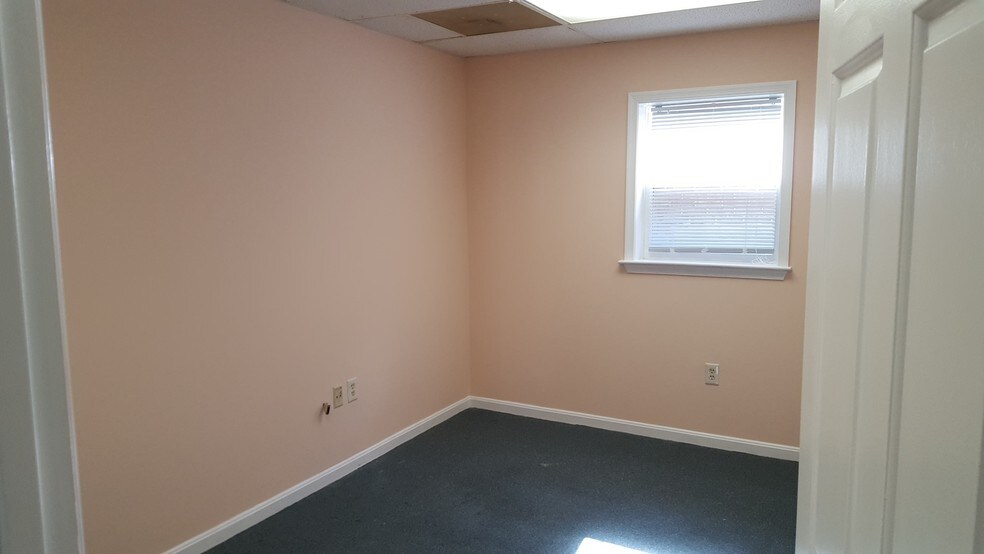 More Photos Of 9520 Marlboro Pike, Upper Marlboro Office For Sale