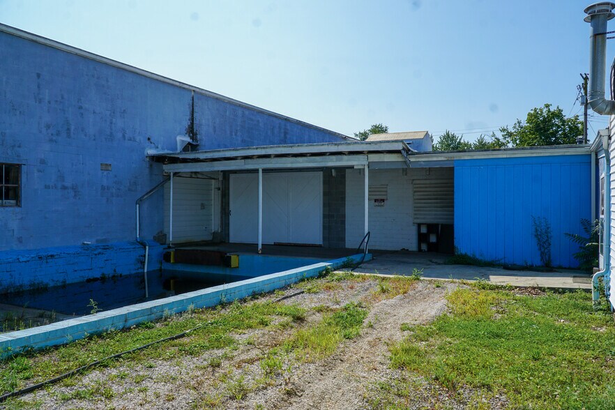 More Photos Of 356 E Maryland Ave, Sebring Industrial For Sale